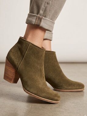 NEW Rachel Comey Olive Suede Mars Boots Size 9